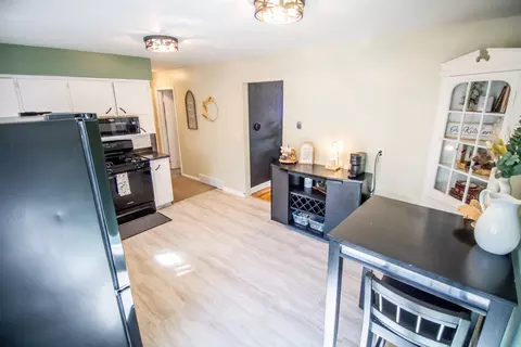 405 Maxwell St, Waterloo, IA 50701 photo 9