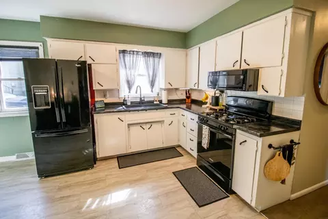 405 Maxwell St, Waterloo, IA 50701 photo 8