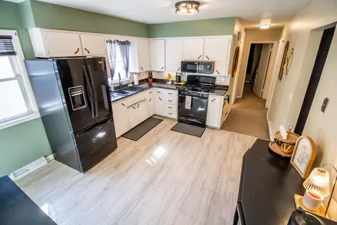 405 Maxwell St, Waterloo, IA 50701 photo 10