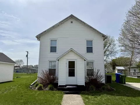 215 N Church St, Clarksville, IA 50619