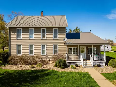 3633 Hwy T 47, Montour, IA 50173