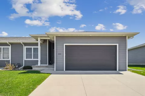 444 Autumn Ln, Cedar Falls, IA 50613