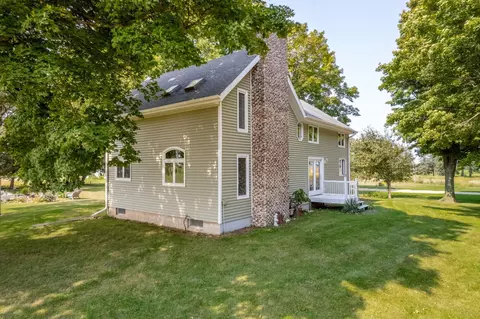 2835 Pembroke Ave, Fredericksburg, IA 50630