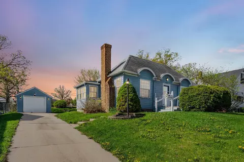1316 W Main St, Marshalltown, IA 50158