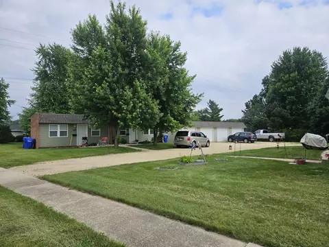 228 4th St NE, Oelwein, IA 50662