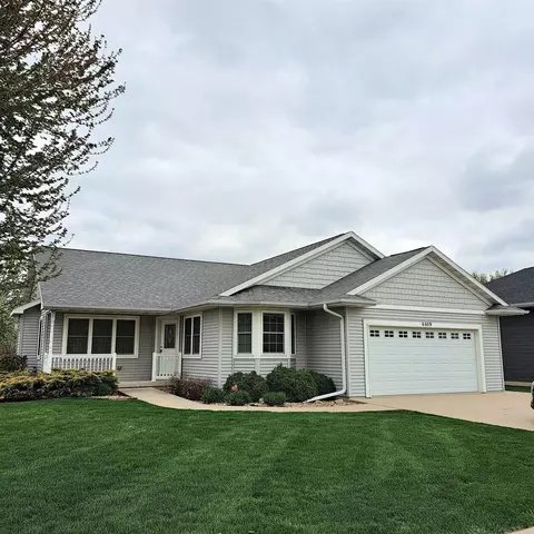 4409 Harvest Ln, Cedar Falls, IA 50613