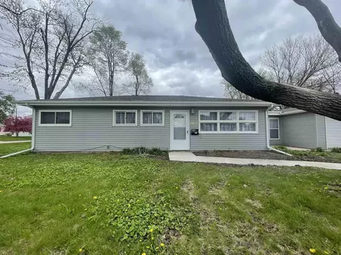 1901 E Micthell Ave, Waterloo, IA 50702 photo 2
