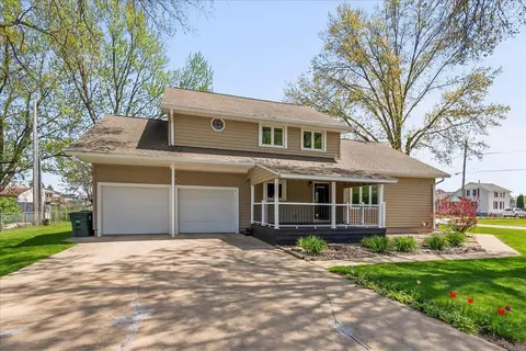 570 Martin Rd, Waterloo, IA 50701