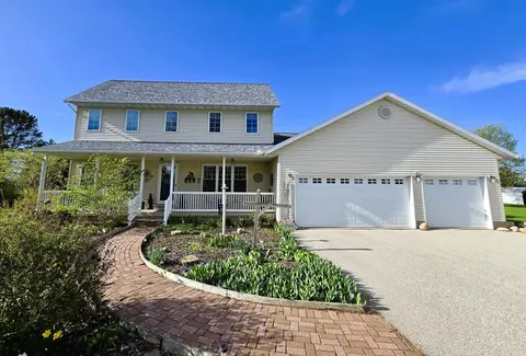 10125 Bishop, La Porte City, IA 50651