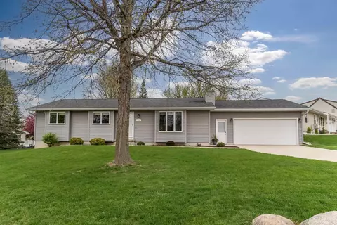 419 Cordoba Ave, Cedar Falls, IA 50613