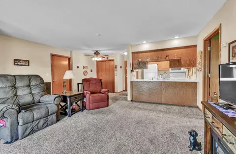 1501 3rd St SW #210, Waverly, IA 50677