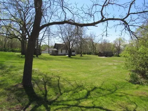15215 Hollywood Rd, Monticello, IA 52310