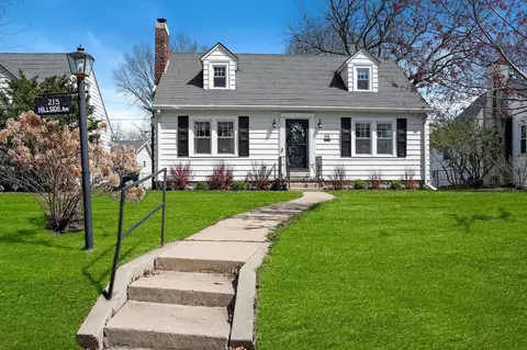 215 Hillside Ave, Waterloo, IA 50701