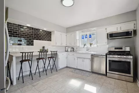 Kitchen - 1859 E Mitchell Ave, Waterloo, IA 50702 photo 1 of 2