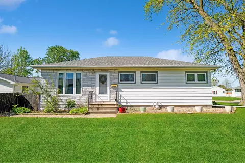1859 E Mitchell Ave, Waterloo, IA 50702