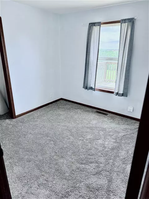 Bedroom - 1713 Terrace Rd, Decorah, IA 52101 photo 7 of 8