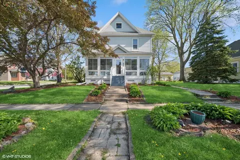 420 NW 1st Ave, Waverly, IA 50677