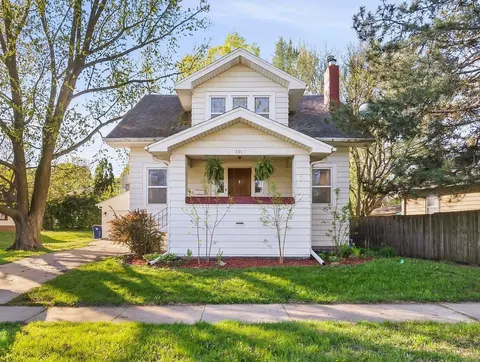1915 W 4th St, Waterloo, IA 50701