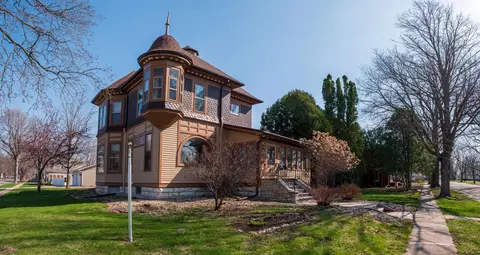 903 Oak St, Osage, IA 50461