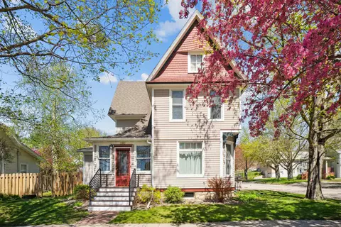 205 E Bridge St, Elkader, IA 52043