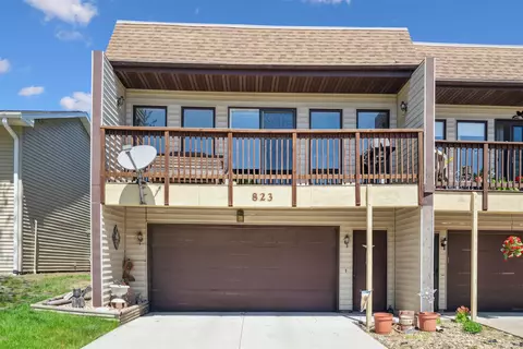 823 Sonya Dr, Waterloo, IA 50702