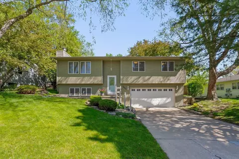 1807 Linden Ave, Cedar Falls, IA 50613