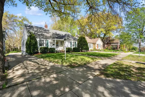 1803 Gibson St, Cedar Falls, IA 50613