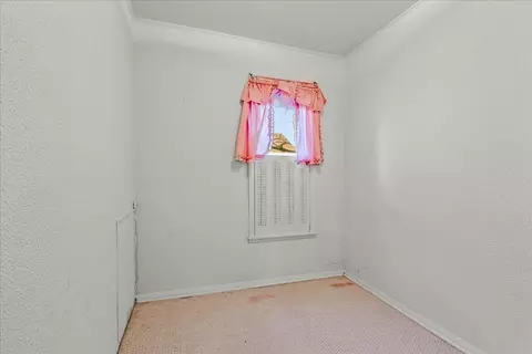 204 E 12th St, Cedar Falls, IA 50613 photo 7