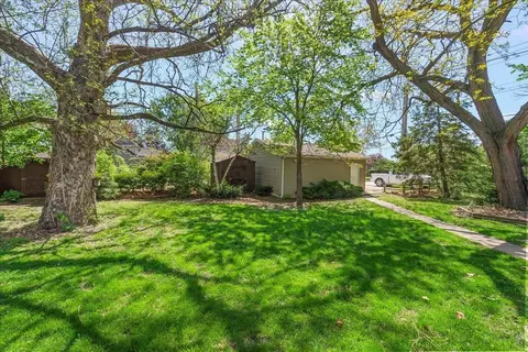 204 E 12th St, Cedar Falls, IA 50613 photo 21