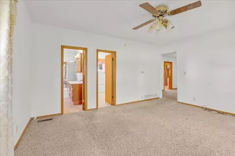 204 E 12th St, Cedar Falls, IA 50613 photo 6