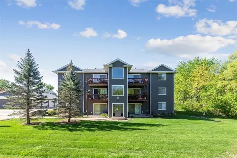 4710 Chadwick Rd #11, Cedar Falls, IA 50613