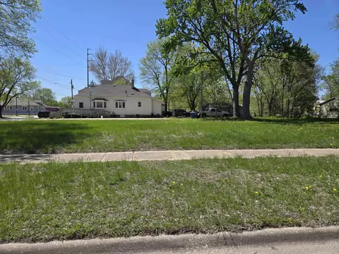 lot11 12 Webster St, Waterloo, IA 50703
