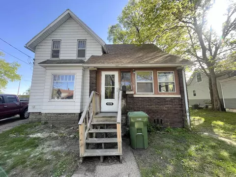 1320 Mulberry St, Waterloo, IA 50703