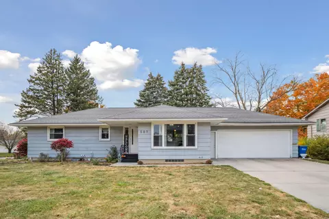 507 2nd St, Grundy Center, IA 50638