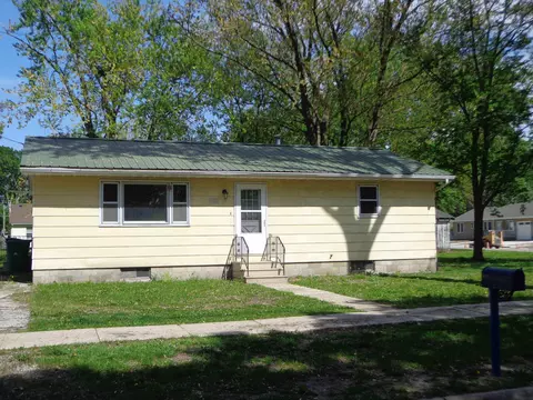 512 SW 8th Ave, Independence, IA 50644