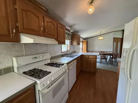 421 E 1st St, Sumner, IA 50674 photo 11