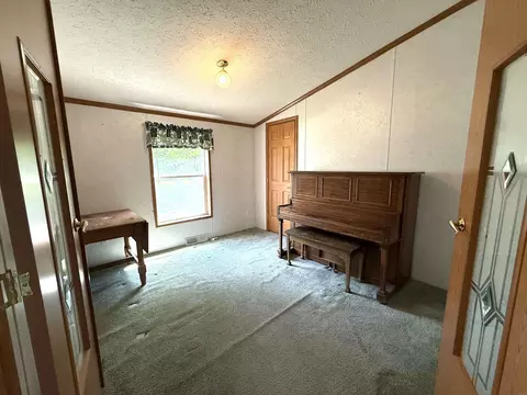 421 E 1st St, Sumner, IA 50674 photo 8