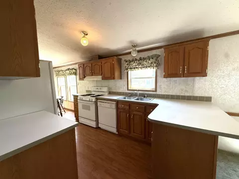 421 E 1st St, Sumner, IA 50674 photo 13