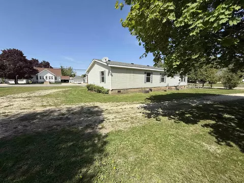 421 E 1st St, Sumner, IA 50674 photo 27