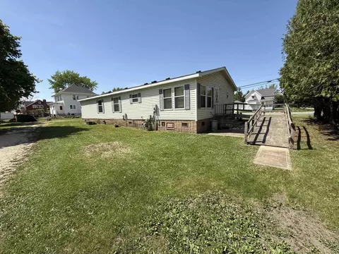 421 E 1st St, Sumner, IA 50674 photo 26