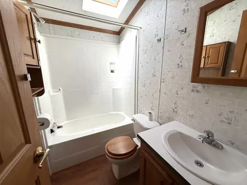 421 E 1st St, Sumner, IA 50674 photo 25