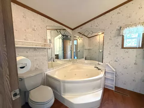 421 E 1st St, Sumner, IA 50674 photo 21