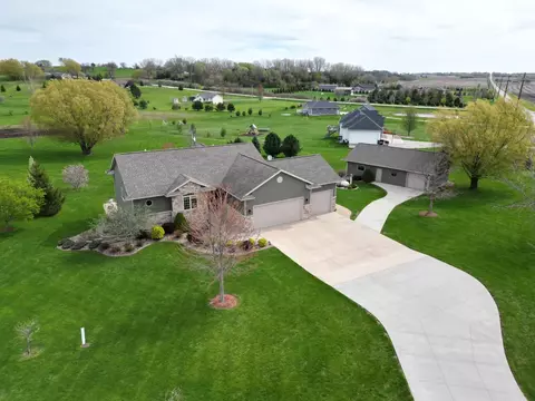 30795 Beaver Valley Rd, New Hartford, IA 50660