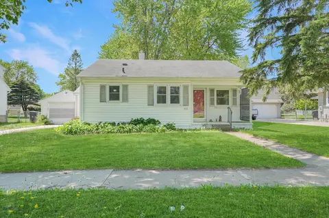 310 N Division St, Cedar Falls, IA 50613