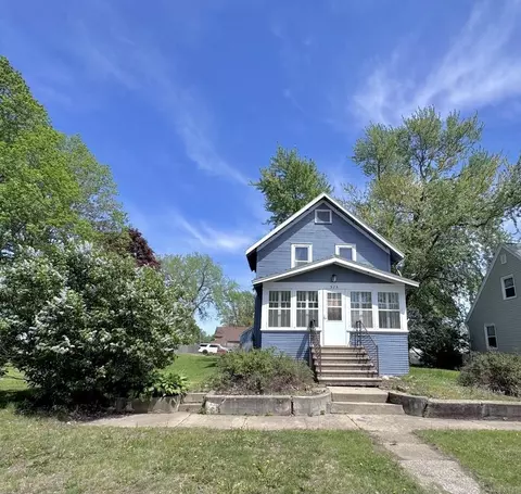 525 2nd Ave NW, Oelwein, IA 50662
