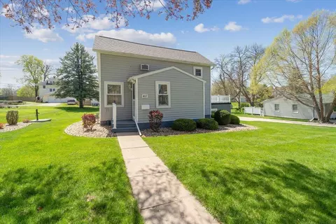 411 5th St, Traer, IA 50675