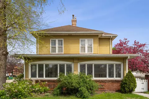 314 SW 2nd St, Independence, IA 50644