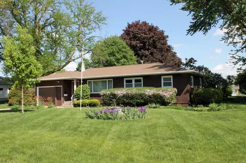 1706 NW 3rd Ave, Waverly, IA 50677