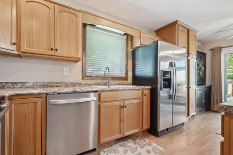 216 Letsch Rd, Waterloo, IA 50701 photo 10
