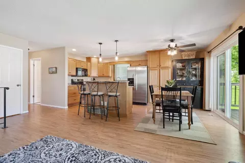 216 Letsch Rd, Waterloo, IA 50701 photo 8